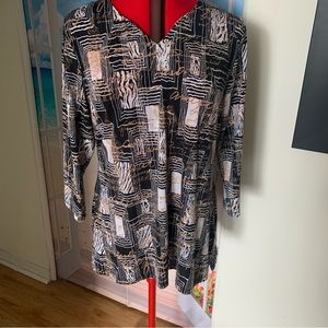 🚨10/20🚨 Buttery soft tunic, Sz large